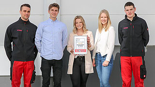 A group of trainees with the Focus Money Award